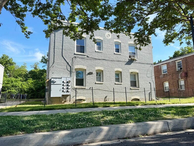 More Photos Of , Washington Multifamily For Sale
