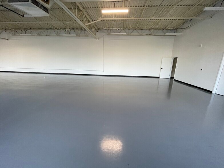 More Photos Of 6914 Eastman Ave, Midland Freestanding For Lease