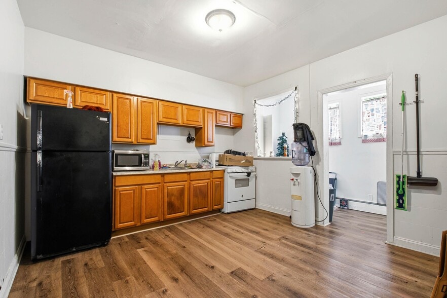 More Photos Of 73 Welles St S, Wilkes-Barre Apartments For Sale