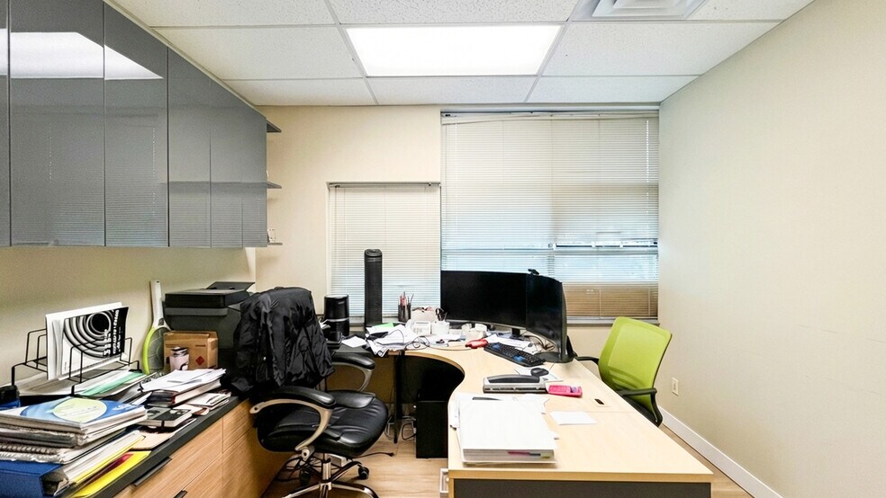 More Photos Of 13988 Cambie Rd, Richmond Flex For Sale