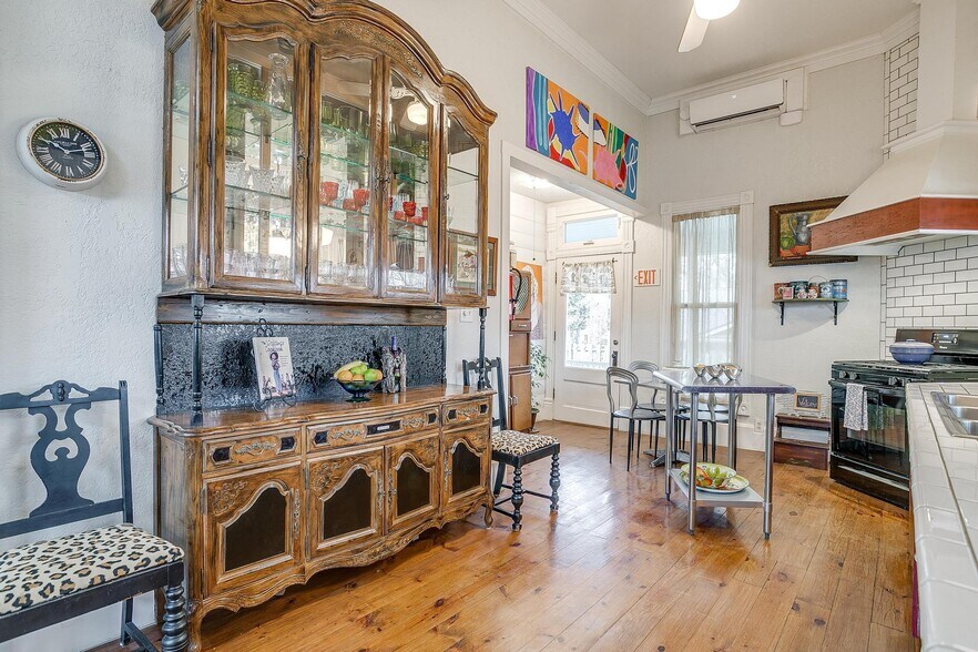 More Photos Of 1092 W Tarleton St, Stephenville Hospitality For Sale