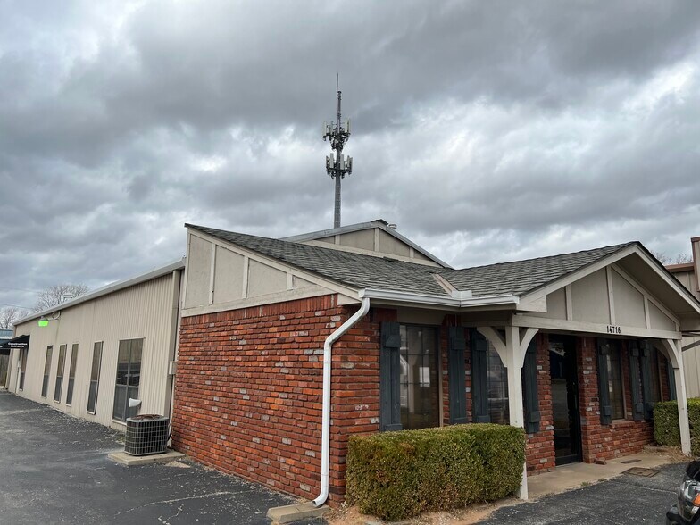 More Photos Of 14716 S Grant St, Bixby Light Distribution For Lease