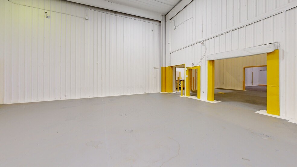 Primary Photo Of 4206 Mercantile Ave, Naples Distribution For Lease