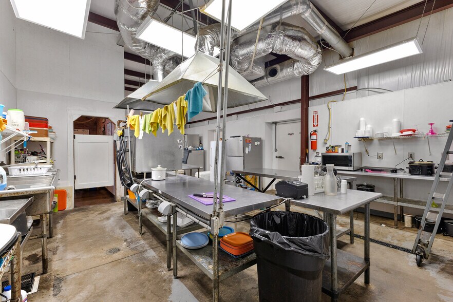 More Photos Of 1702 Highway 19 N, Thomaston Restaurant For Sale