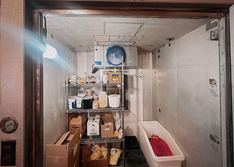 More Photos Of 16 Legion St, Republic Freestanding For Sale