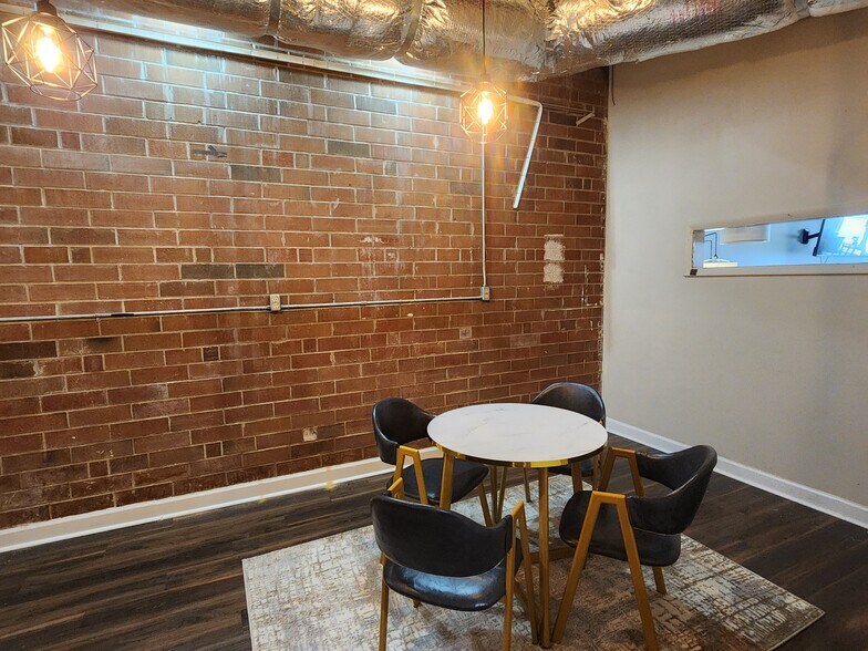 More Photos Of 124 Gillespie St, Fayetteville Office For Lease