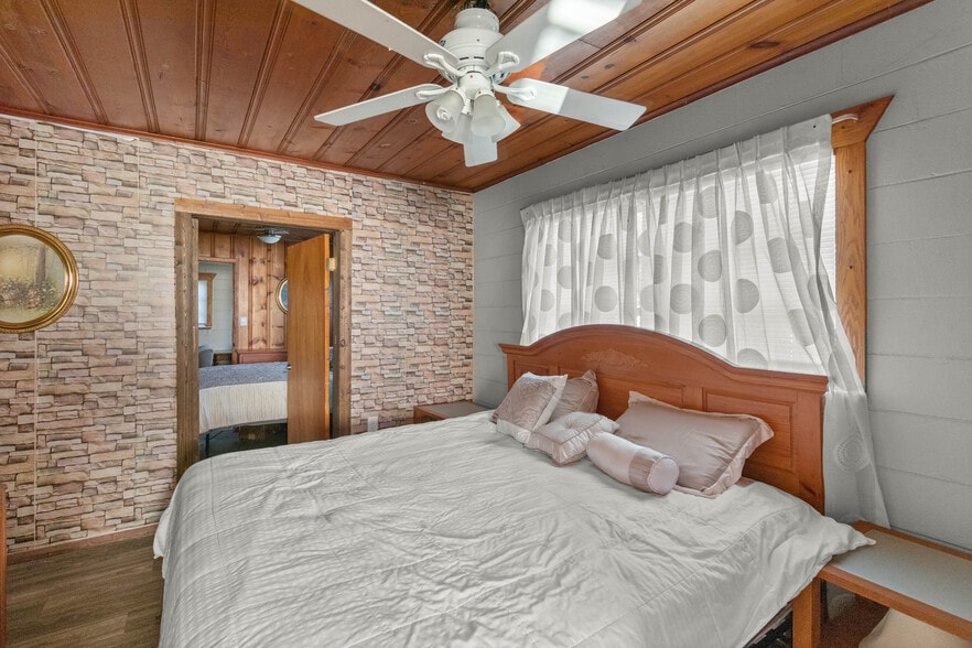 More Photos Of 6808 Lake Griffin Rd, Lady Lake Hotel For Sale