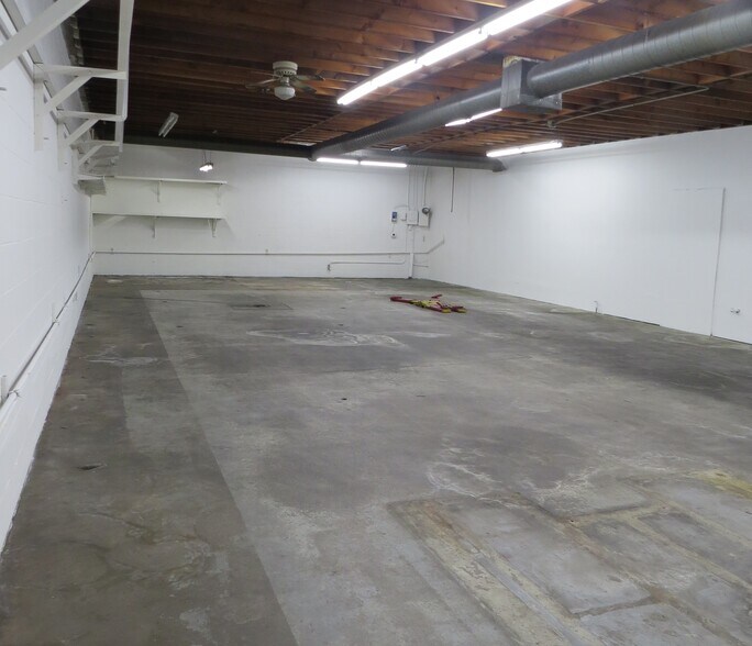 More Photos Of 709 N Alexandria Ave, Los Angeles Auto Repair For Lease