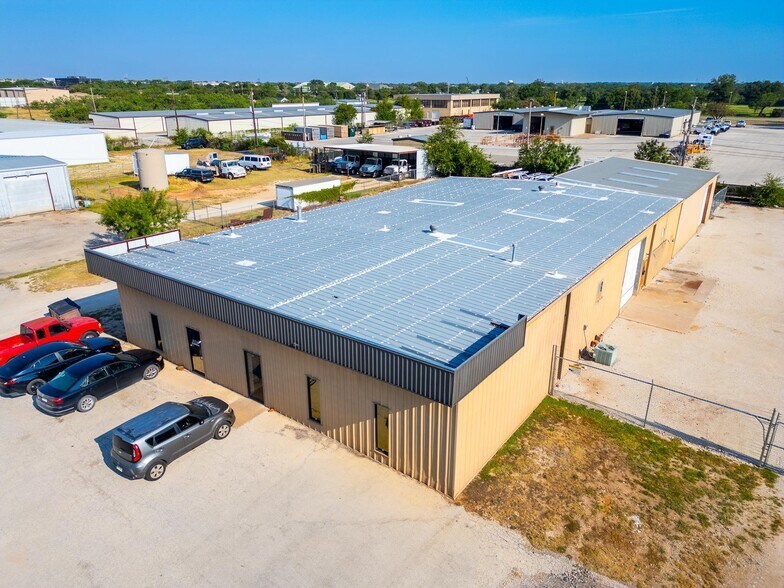 More Photos Of 926 Energy Dr, Abilene Warehouse For Lease