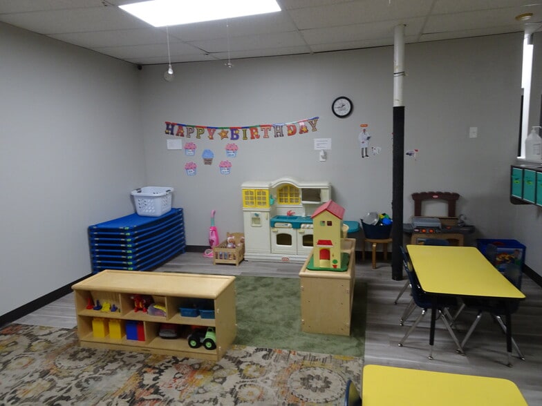More Photos Of 4223 Cane Run Rd, Louisville Daycare Center For Sale