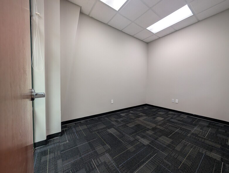 More Photos Of 12276 San Jose Blvd, Jacksonville Medical For Lease