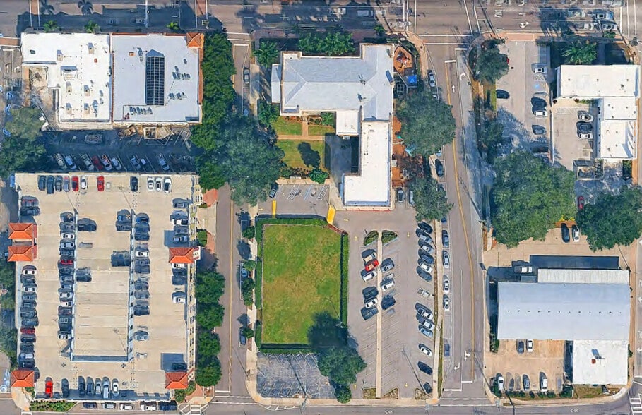 More Photos Of 603 11th St W, Bradenton Religious Facility For Sale