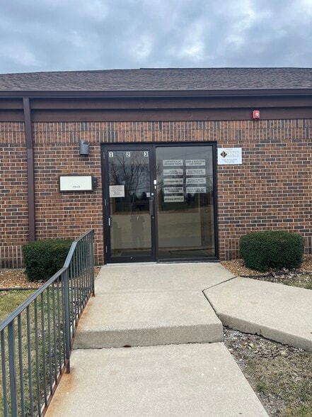 More Photos Of 19630 Governors Hwy, Flossmoor Office For Lease