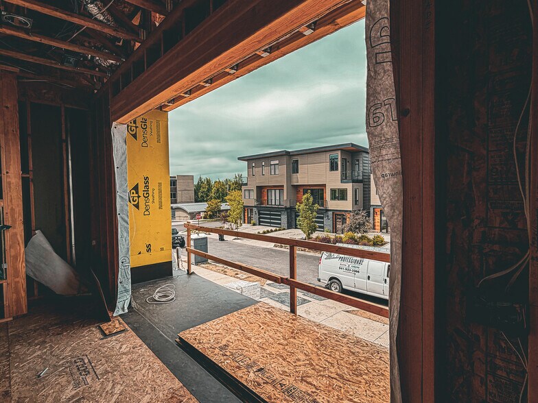 More Photos Of 210 SW Log Ct, Bend Apartments For Sale