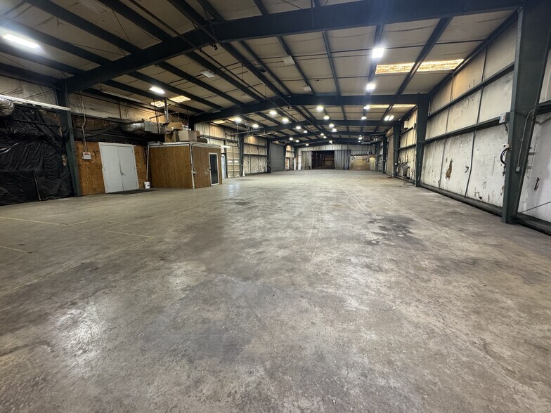 More Photos Of 201 Greer Dr, Simpsonville Warehouse For Lease