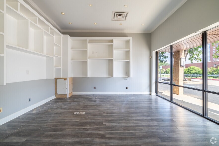 More Photos Of 1350 Manufacturing St, Dallas Unknown For Lease