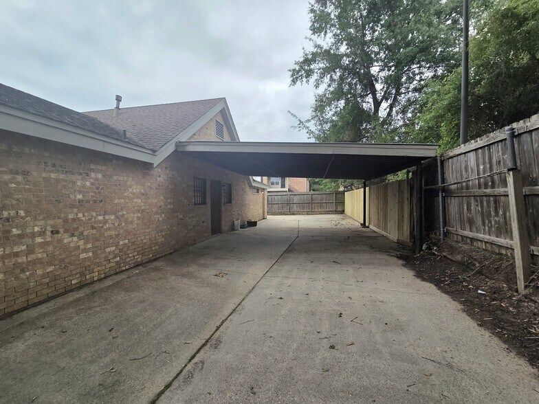 More Photos Of 2204 Sunpark Dr, Conroe Office For Sale