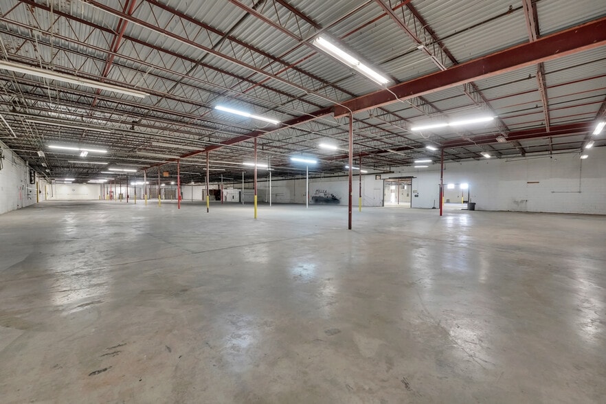 More Photos Of 1900 Buford Hwy, Duluth Warehouse For Lease