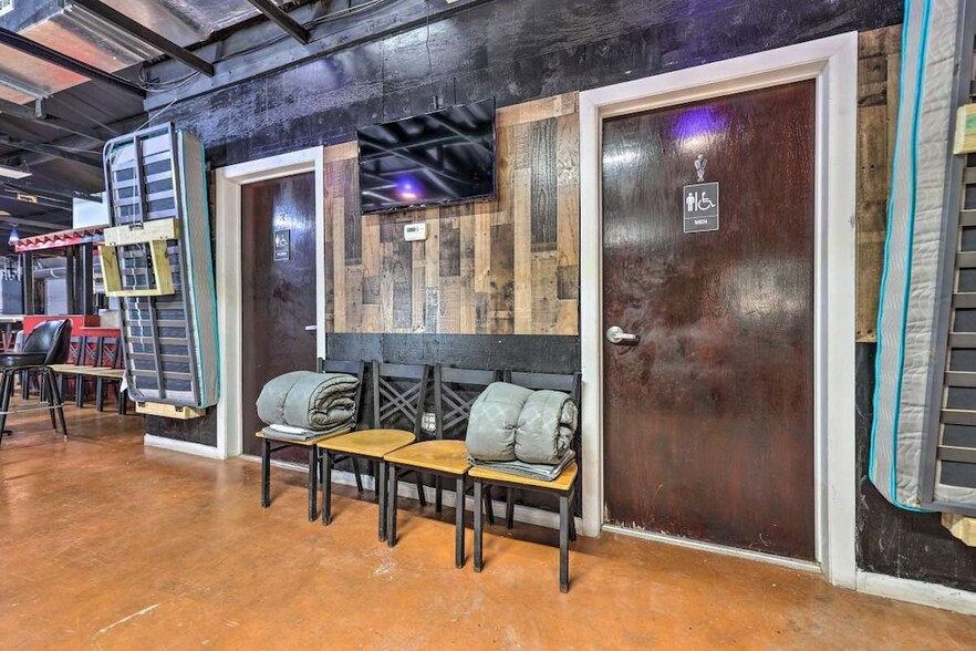 More Photos Of 6555 Navigation Blvd, Houston Warehouse For Lease