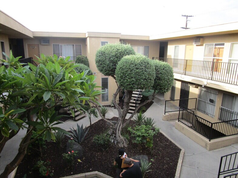 More Photos Of 7117 Rugby Ave, Huntington Park Apartments For Sale