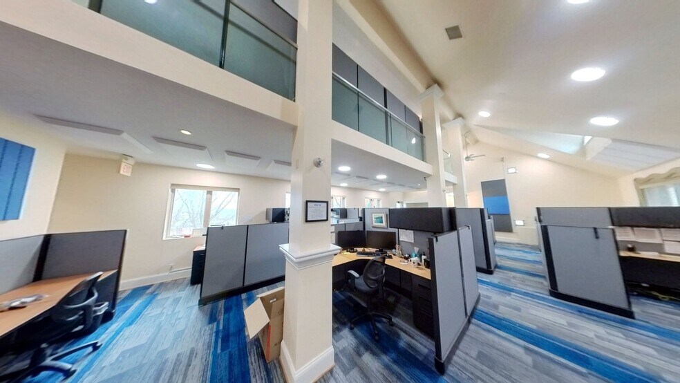 More Photos Of 2150 Alpine Pl, Cincinnati Office Residential For Lease