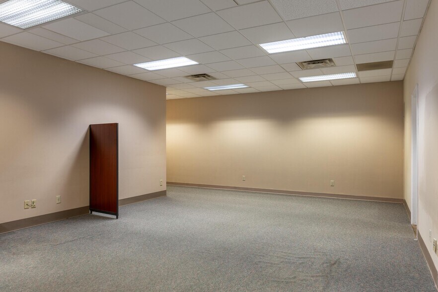 More Photos Of 1494 Stuart Rd NE, Cleveland Medical For Lease