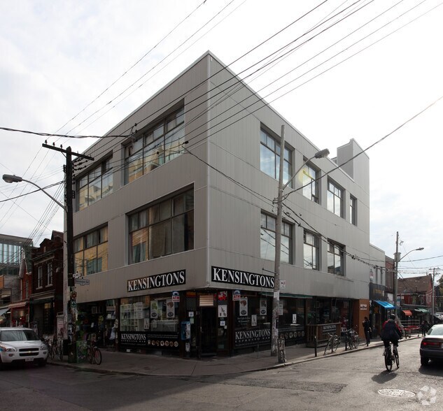 More Photos Of 181 Baldwin St, Toronto Storefront Retail Office For Lease