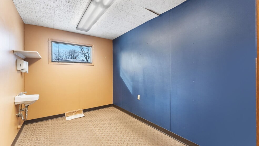 More Photos Of 400 Broadway Ave N, Foley Office For Sale