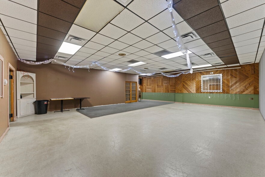 More Photos Of 118 Railroad Ave NE, Mora General Retail For Sale