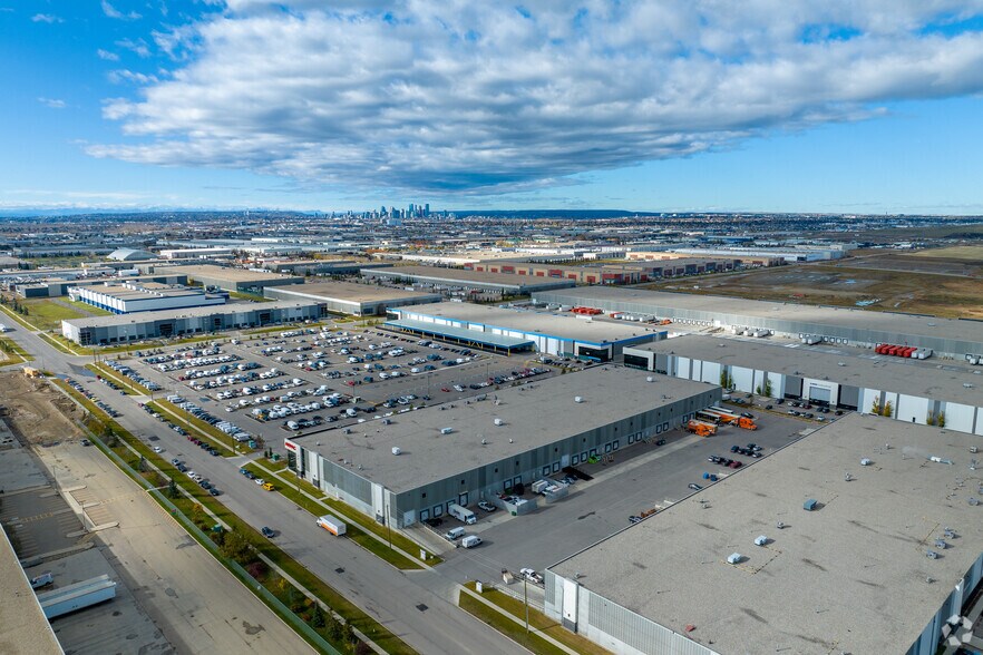 More Photos Of 6000 72nd Ave SE, Calgary Warehouse For Lease
