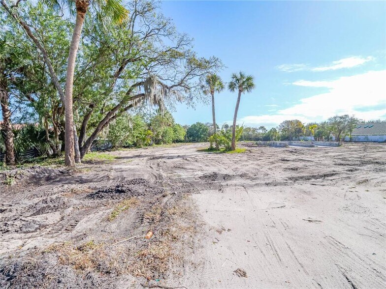 More Photos Of 690 6th Ave, Vero Beach Land For Sale