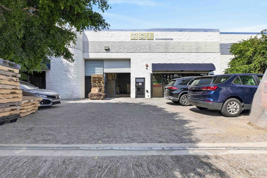 More Photos Of 1767 Standard Ave, Glendale Office For Lease