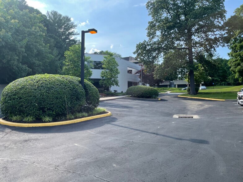 More Photos Of 1914 Association Dr, Reston Office For Lease