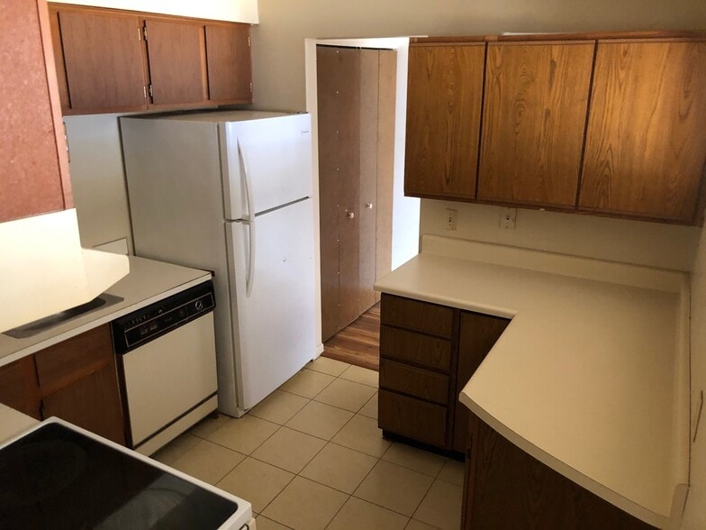More Photos Of 100 Taylor St, Coldwater Apartments For Sale