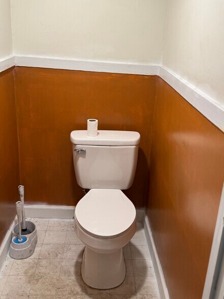 More Photos Of 4453 Summer Ave, Memphis Department Store For Lease