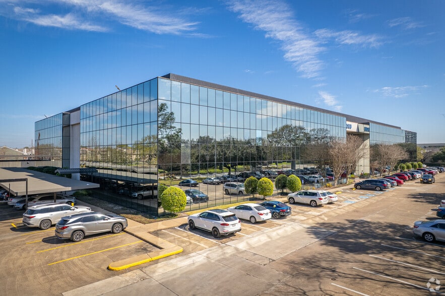 More Photos Of 10700 Richmond Ave, Houston Office For Lease