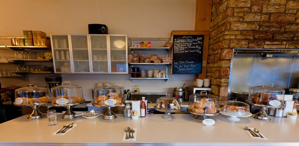 More Photos Of 5038 Hwy 140, Mariposa Restaurant For Sale