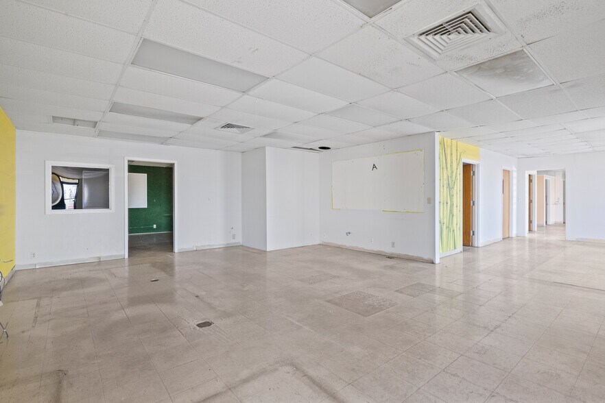 More Photos Of 86-090 Farrington Hwy, Waianae General Retail For Sale