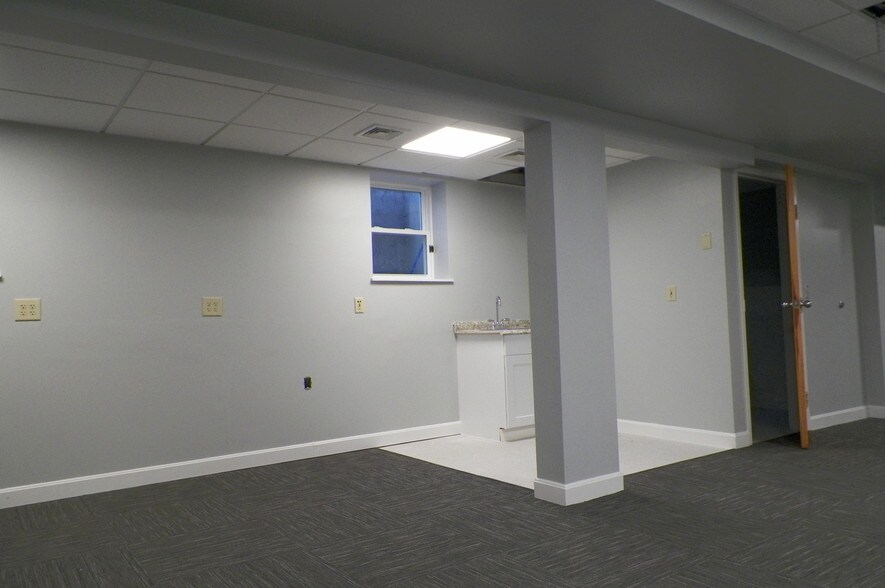 More Photos Of 1075 Smith St, Providence Medical For Lease