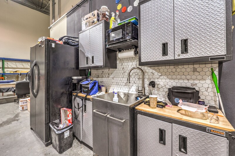 More Photos Of 6580 Spencer St, Las Vegas Warehouse For Sale