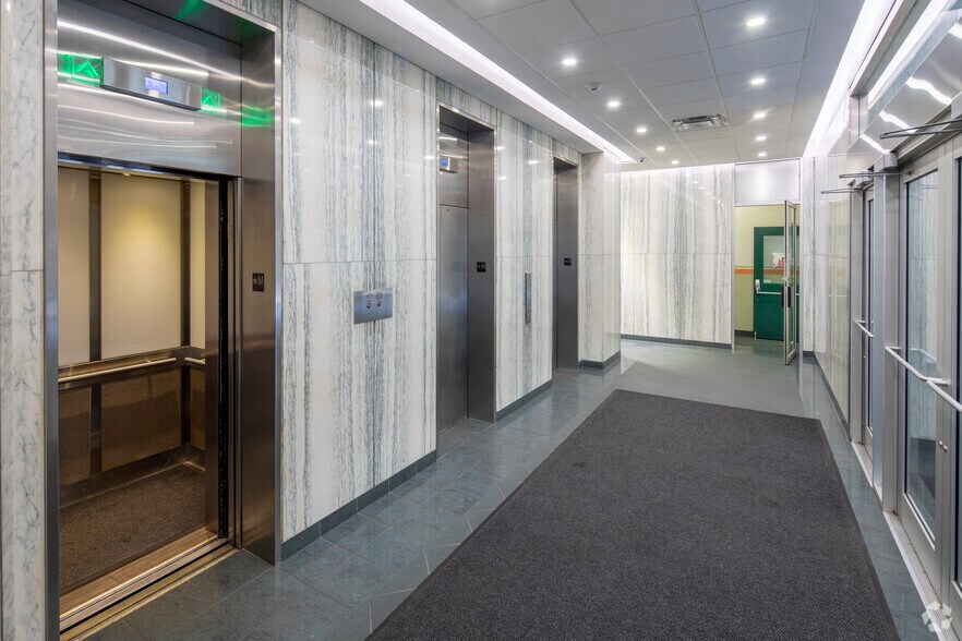 More Photos Of 20 Hughson St S, Hamilton Office For Lease