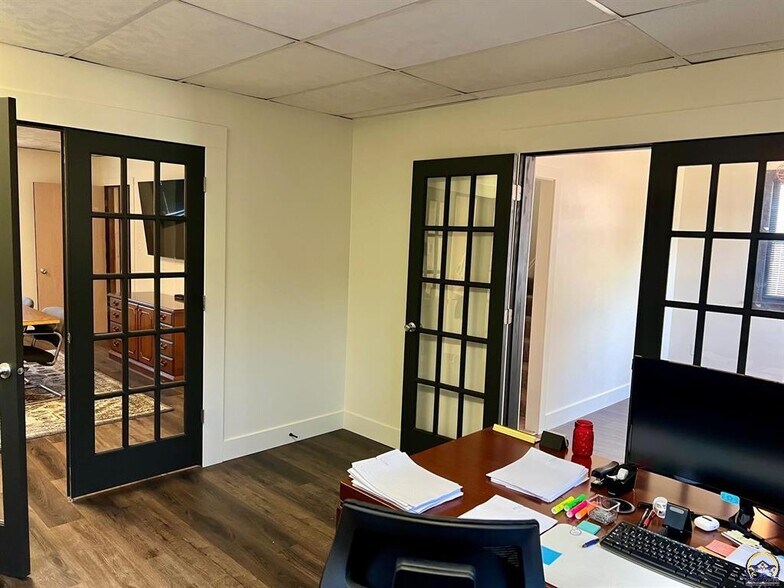 More Photos Of 1101 SW 10th Ave, Topeka Office For Sale