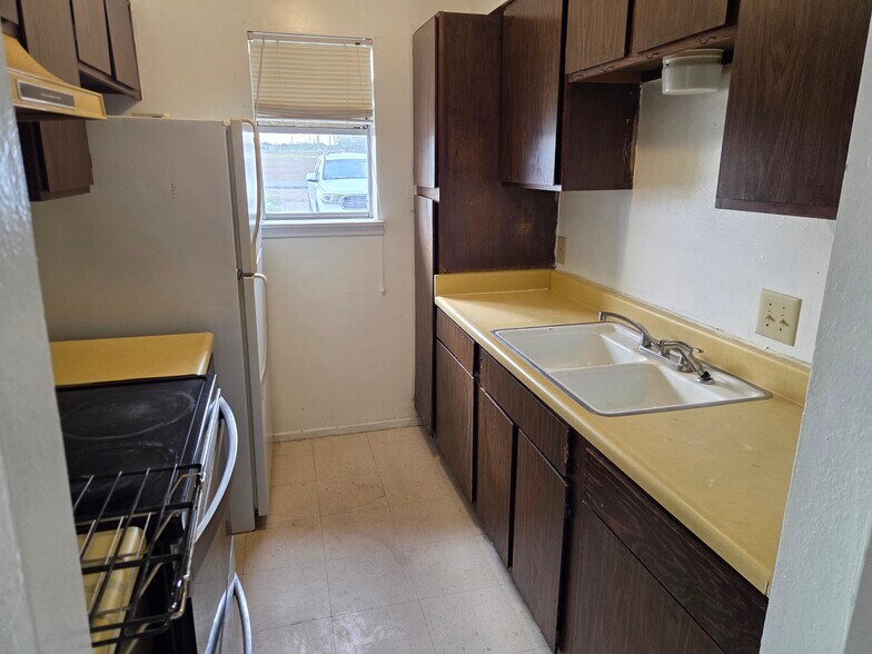 More Photos Of 657 W 4th St, Yorktown Apartments For Sale