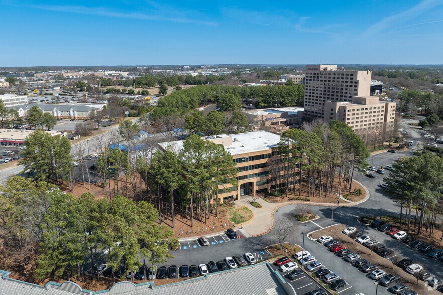 More Photos Of 3675 Crestwood Pkwy NW, Duluth Office Residential For Lease