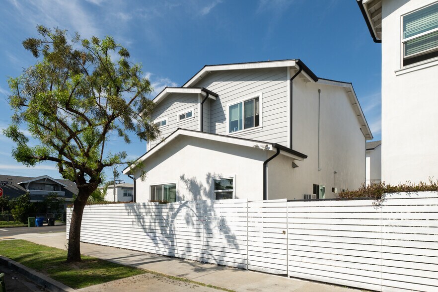 More Photos Of 3944 S Budlong Ave, Los Angeles Apartments For Sale