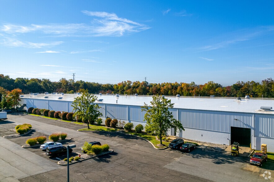 More Photos Of 2 Advantage Ct, Bordentown Distribution For Lease