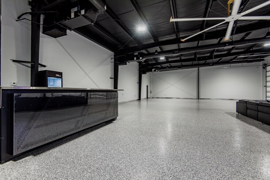 More Photos Of 1551 E World Blvd, Fort Mohave Showroom For Sale