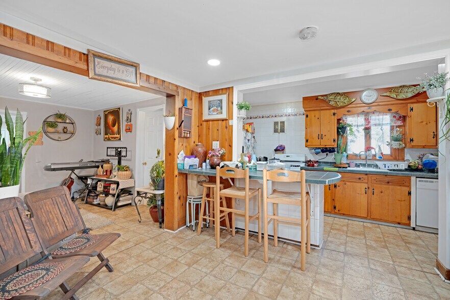 More Photos Of 307 Oak Tree Ave, South Plainfield Storefront Retail Office For Sale