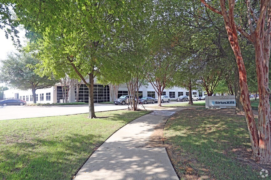 More Photos Of 8616 Freeport Pky, Irving Unknown For Lease