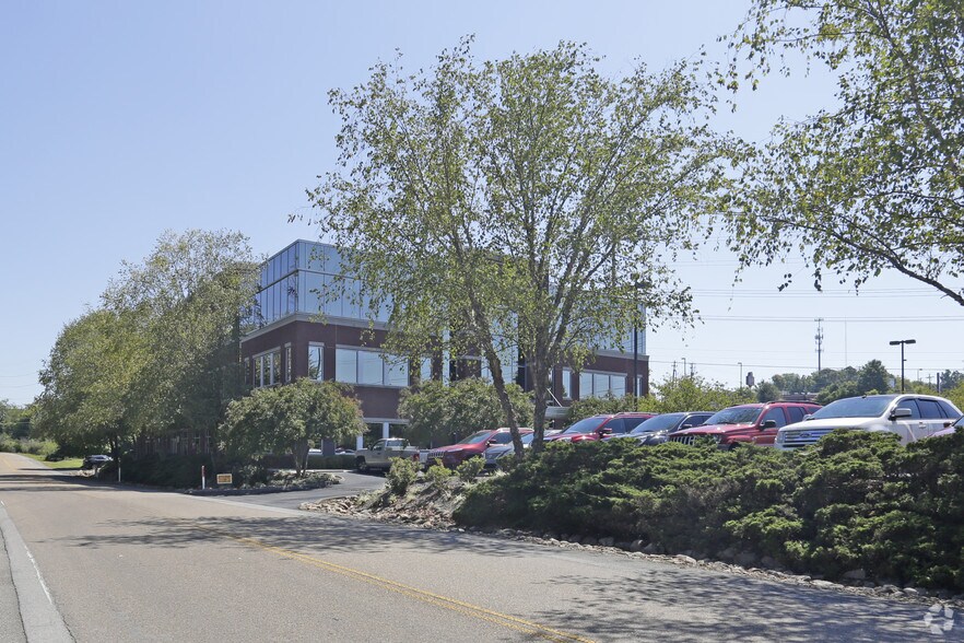 More Photos Of 8320 E Walker Springs Ln, Knoxville Office For Lease